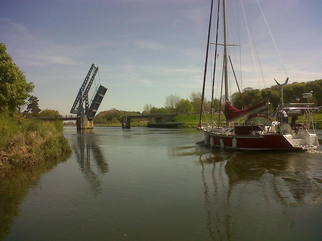 Gite Fluvial De La Baie De Somme Le Lihoury Saint-Valery-sur-Somme Exterior photo